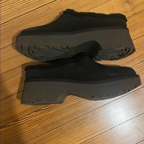 Ugg black suede new heights cozy clog - Picture 8 of 12